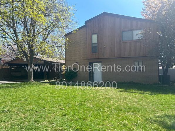 2274 E Four Woods Cir #B