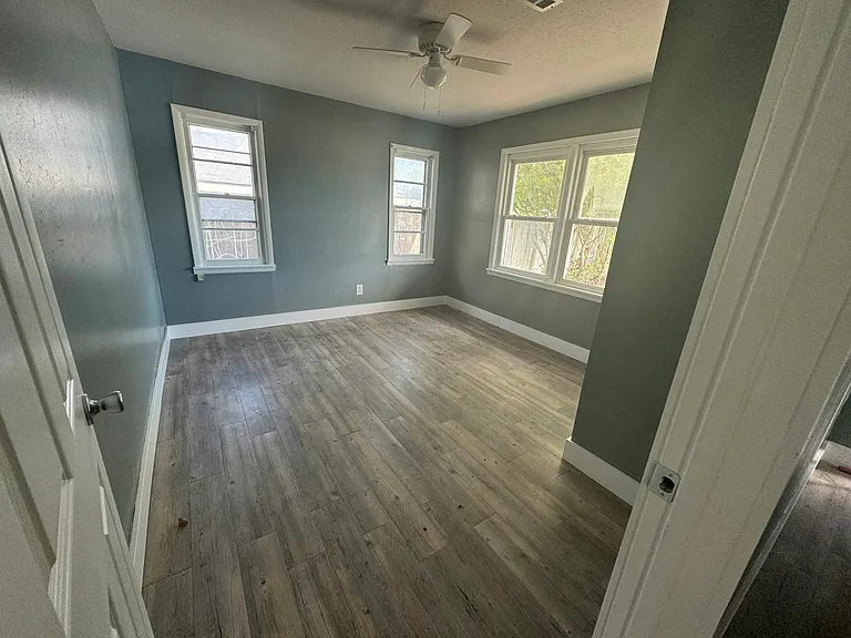 821 Mulberry St — Photo 30