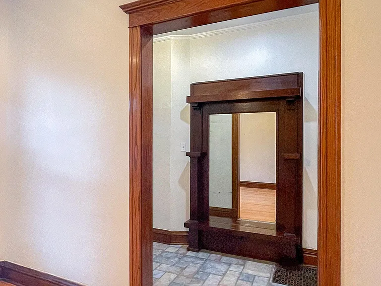 1613 W Berwyn Ave #1 — Photo 3