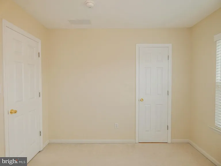 2105 Lexington Mews — Photo 38