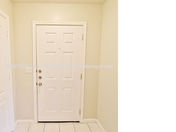 4th image of 222 Idle Creek Ln