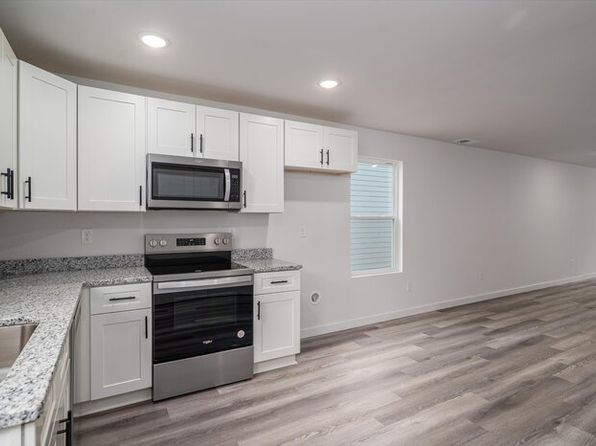 124 4th St SE