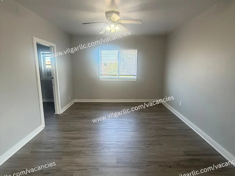 3910 Deodar St — Photo 18