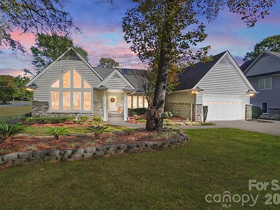 4th image of 290 Blucher Cir