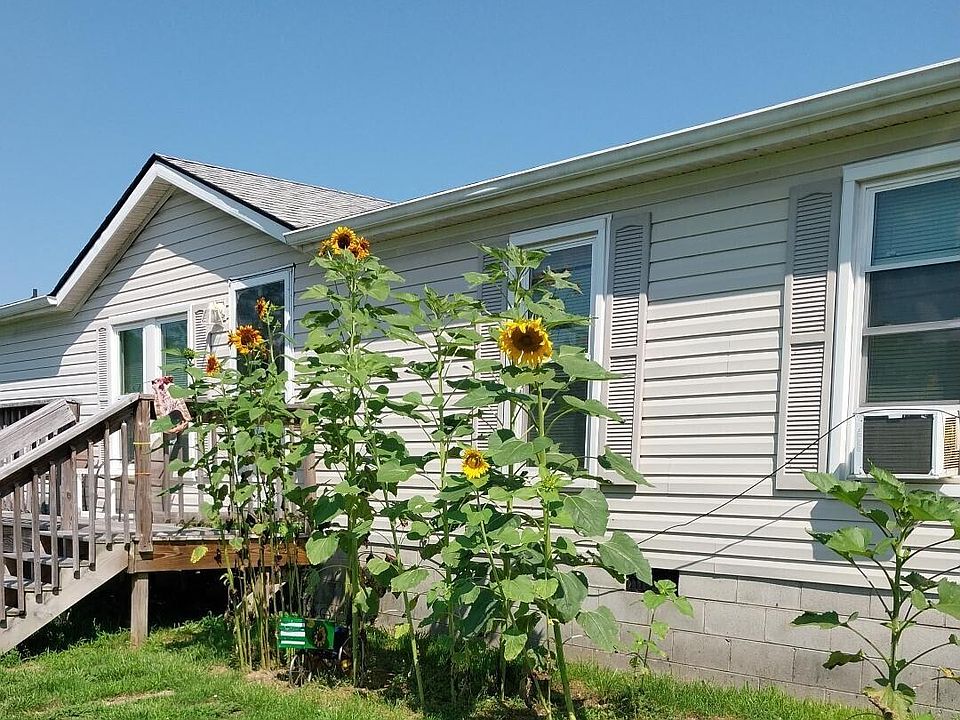 1st image of 523 Kings Ln