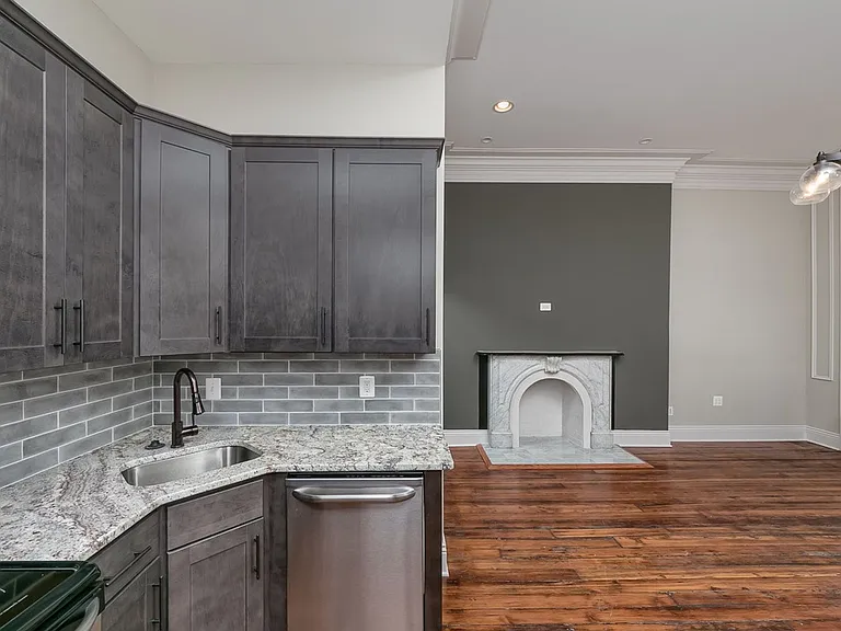 814 Cathedral St — Photo 5