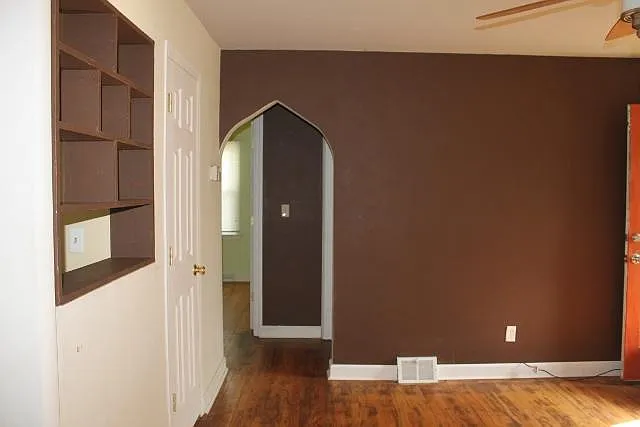 2503 Crawford St — Photo 5