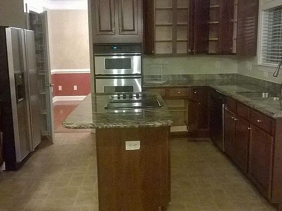 4th image of 9 Devonna Ct