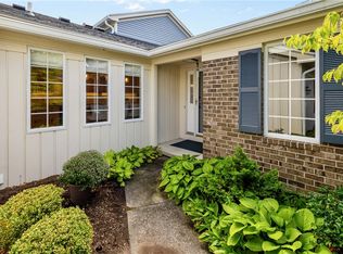 99 Creek Rdg, Pittsford, NY 14534