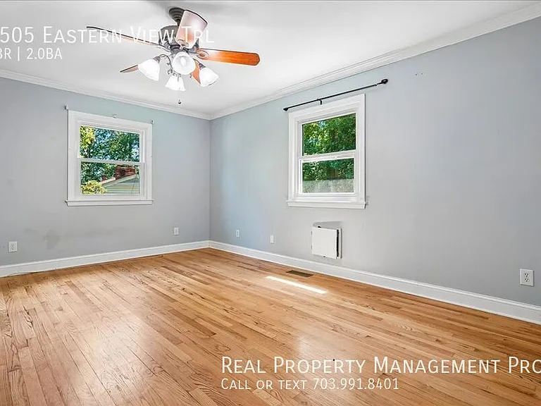 9505 Eastern View Trl — Photo 12