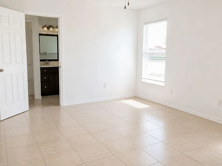4714 Skyline Blvd — Photo 16
