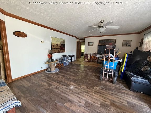 2nd image of 2983 Wallback Rd