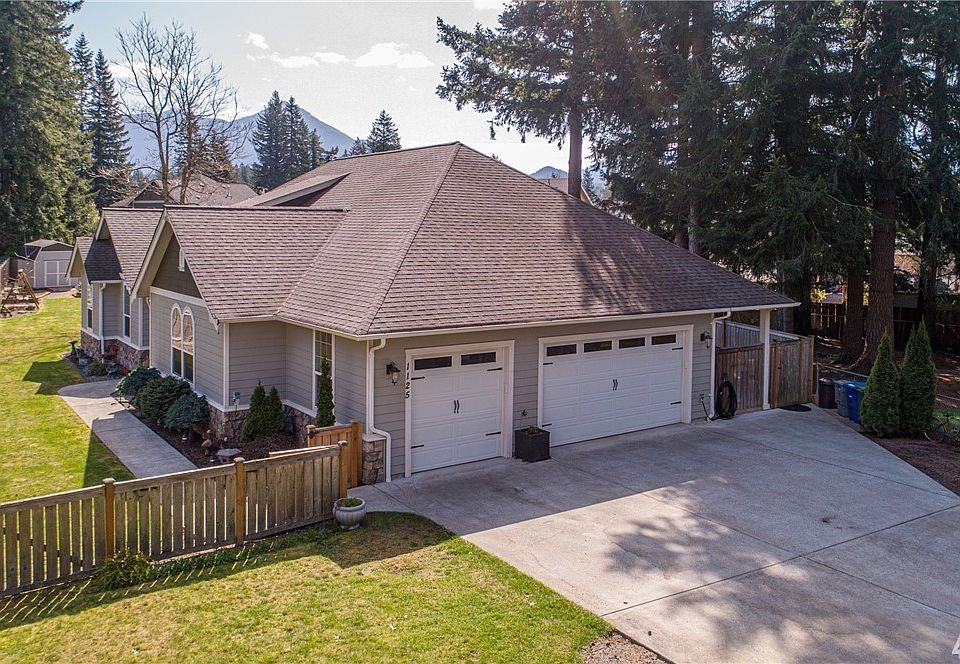 1st image of 1125 SE Symmons Pl