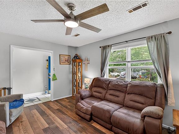 5th image of 270 Weisner St