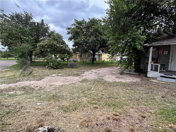 412 W Adams Ave, Alton, TX 78573