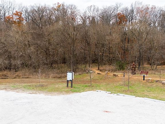 2nd image of 4 Ging Ln