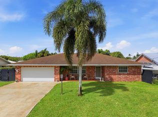 6611 Venetian Dr, Lake Worth, FL 33462