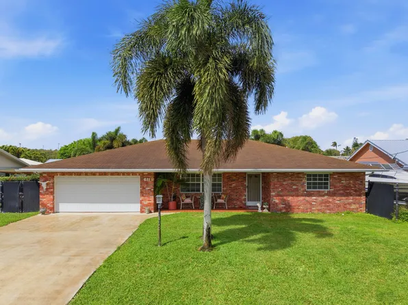 6611 Venetian Dr, Lake Worth, FL 33462