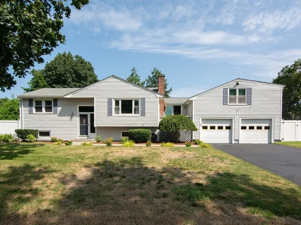 3 Jay Dr, Framingham, MA 01701