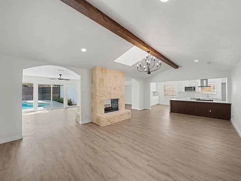 3204 Lynbrook Dr — Photo 9