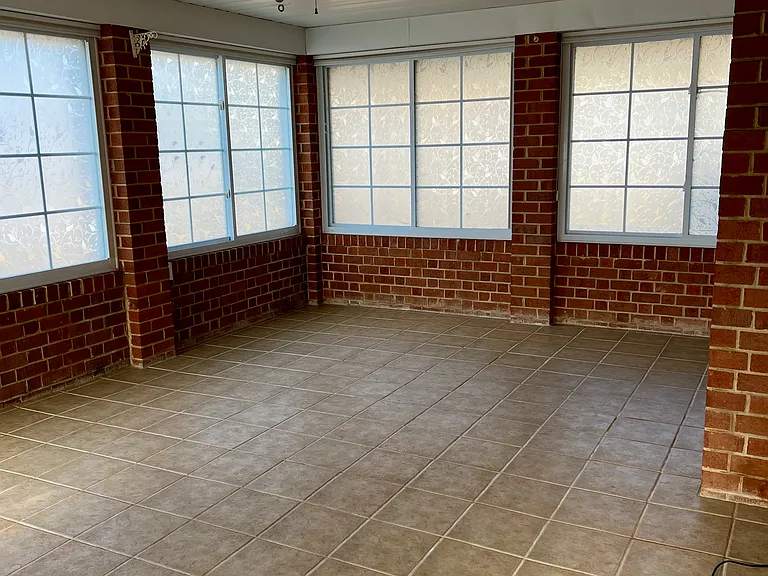 1427 New Burton Rd — Photo 8