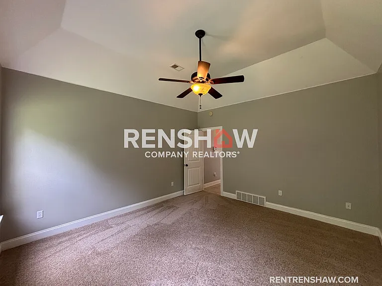 220 Armour Pl — Photo 15