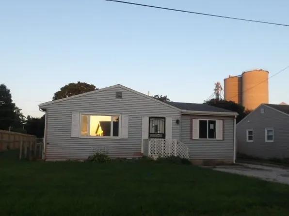 208 S Munroe St, Bondville, IL 61815