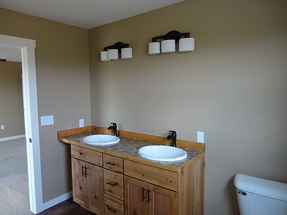 5th image of 22 Country Meadow Est