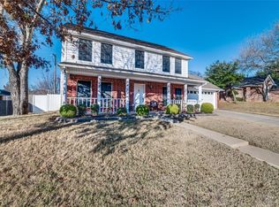 805 Whitney Dr, Midlothian, TX 76065