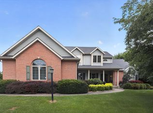 50676 Lakeside Dr, Granger, IN 46530