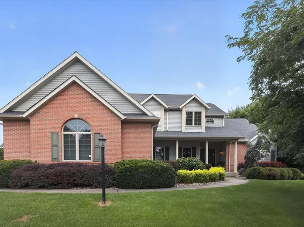 50676 Lakeside Dr, Granger, IN 46530