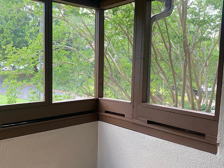 Screened Balcony