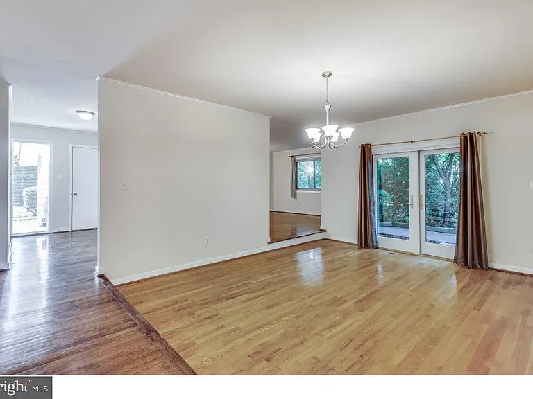 7220 Vistas Ln — Photo 9