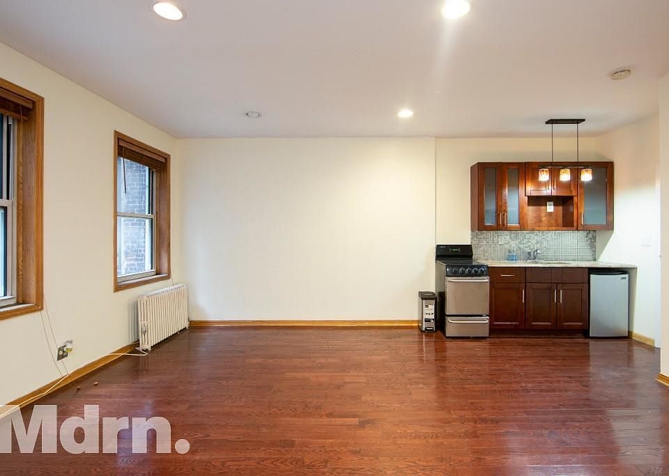 1st image of 18 W 37th St APT 301