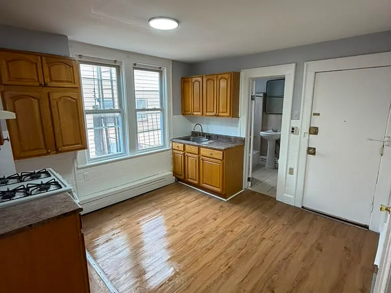 14 Rosa Parks Blvd #4 — Photo 1