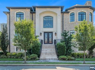 214 Forest Rd, Fort Lee, NJ 07024