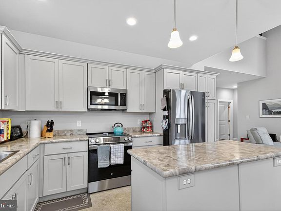 5th image of 922 Turnstone Cir