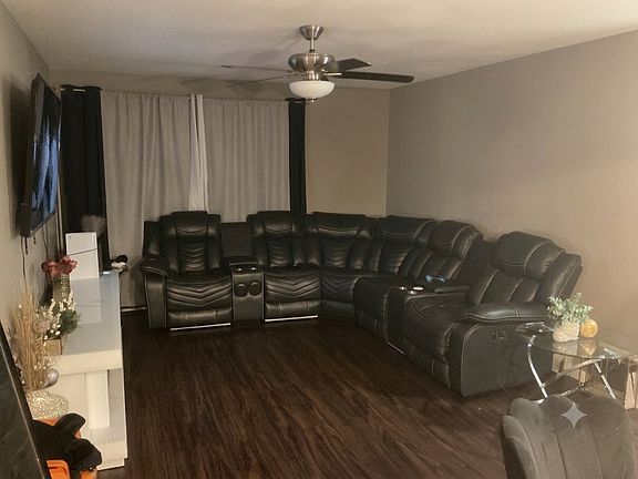 2nd image of 5633 Edge Lake Dr #1W