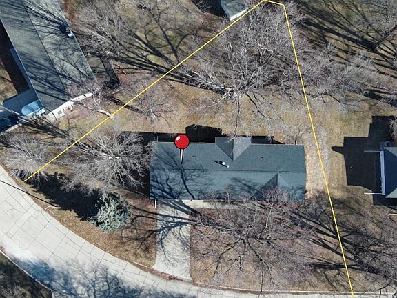 3rd image of 504 N Plum St