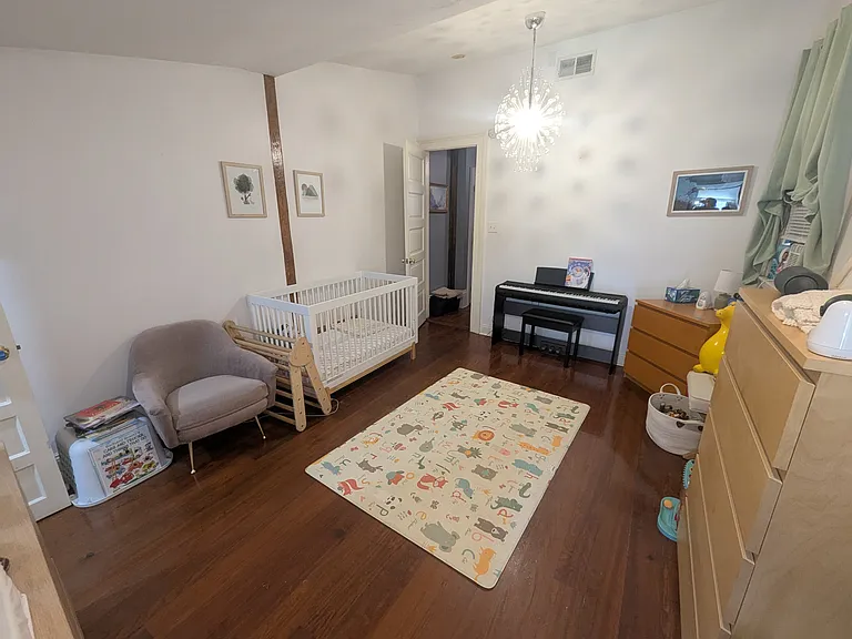 938 Moss St — Photo 15