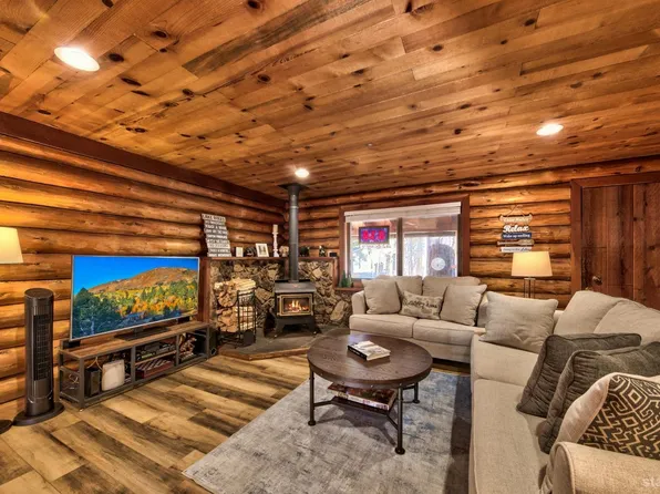 838 Capistrano Ave, South Lake Tahoe, CA 96150