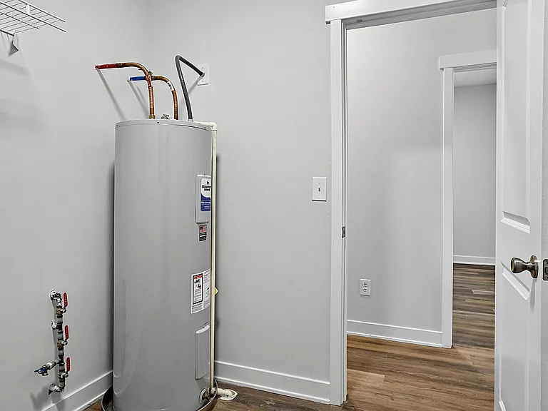 3953 Unit A (lower level)