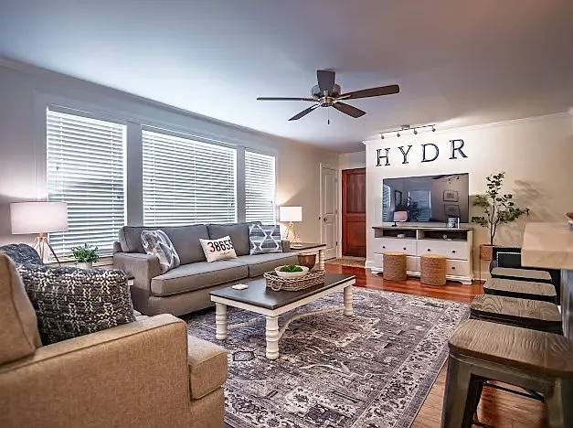 3 bed, 1264 sqft, $2,500 — Photo 4
