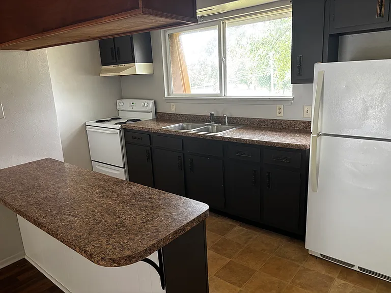 4650 Capital Ave SW #6 — Photo 7