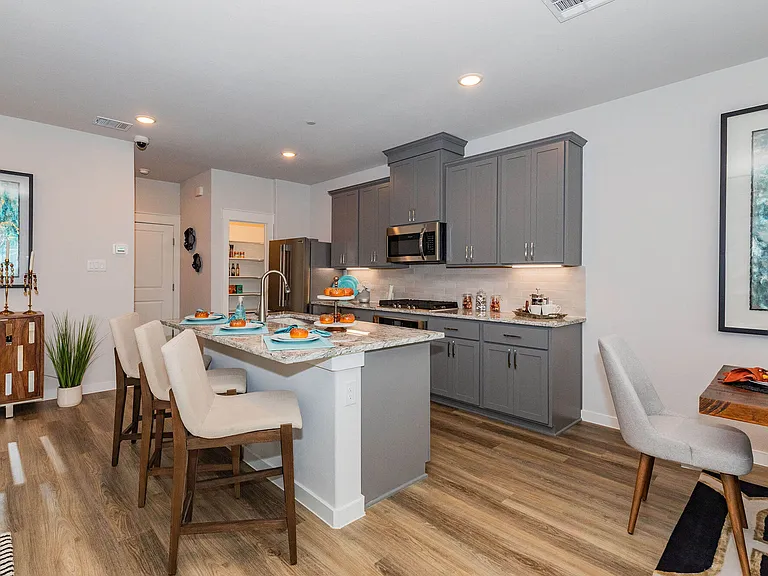 Tavolo Park Townhomes — Photo 6