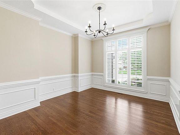 5th image of 13221 Falmouth St