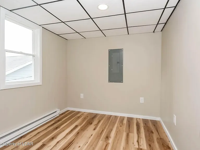 451 Moss St #2 — Photo 8