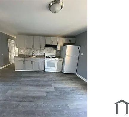 76 Bruce Ave — Photo 8