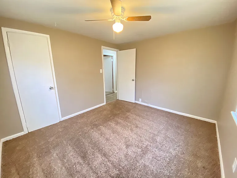 1345 SW 27th St — Photo 35