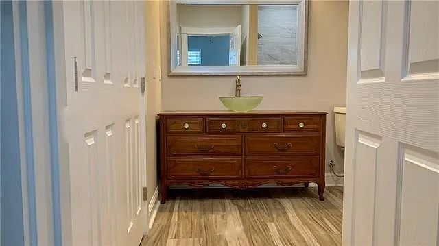 325 E Hornsby St — Photo 10